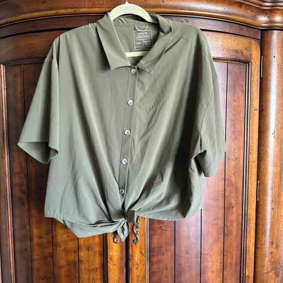 Wayre Tie Front Button Up Crop Travel Top in Fern Green XXXL - Picture 2 of 7